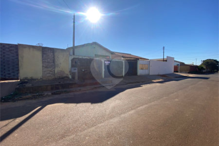Casa à venda com 2 quartos em Residencial Ponta Porã I, Ponta Porã, MS