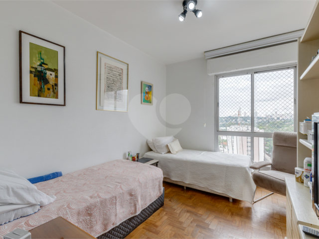 Apartamento à venda com 3 quartos, sendo 1 suíte,  em Chácara Santo Antônio (zona Sul), São Paulo, SP
