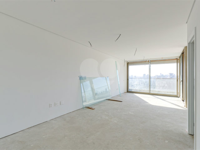 Apartamento à venda com 3 quartos, sendo 2 suítes,  em Itaim Bibi, São Paulo, SP