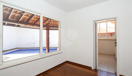 Sobrado à venda com 5 quartos, sendo 3 suítes,  em Alto da Boa Vista, São Paulo, SP