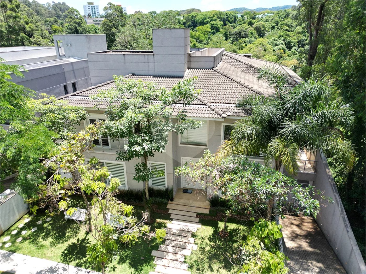 Casa à venda com 4 quartos, sendo 3 suítes, no condomínio Reserva Nova Cantareira, São Paulo - SP