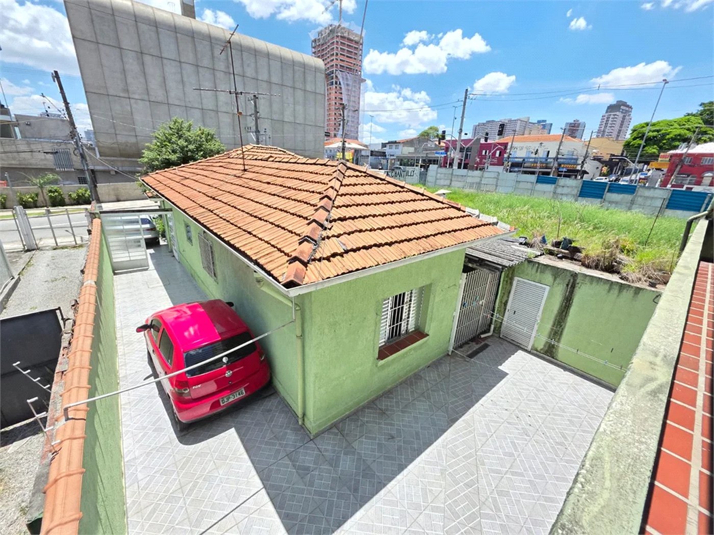 Casa à venda com 3 quartos, sendo 1 suíte, em Ferreira, São Paulo, SP