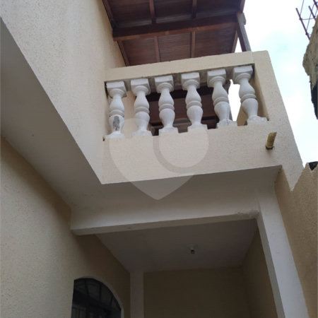 Sobrado à venda com 3 quartos, sendo 1 suíte,  em Vila Urupês, Suzano, SP