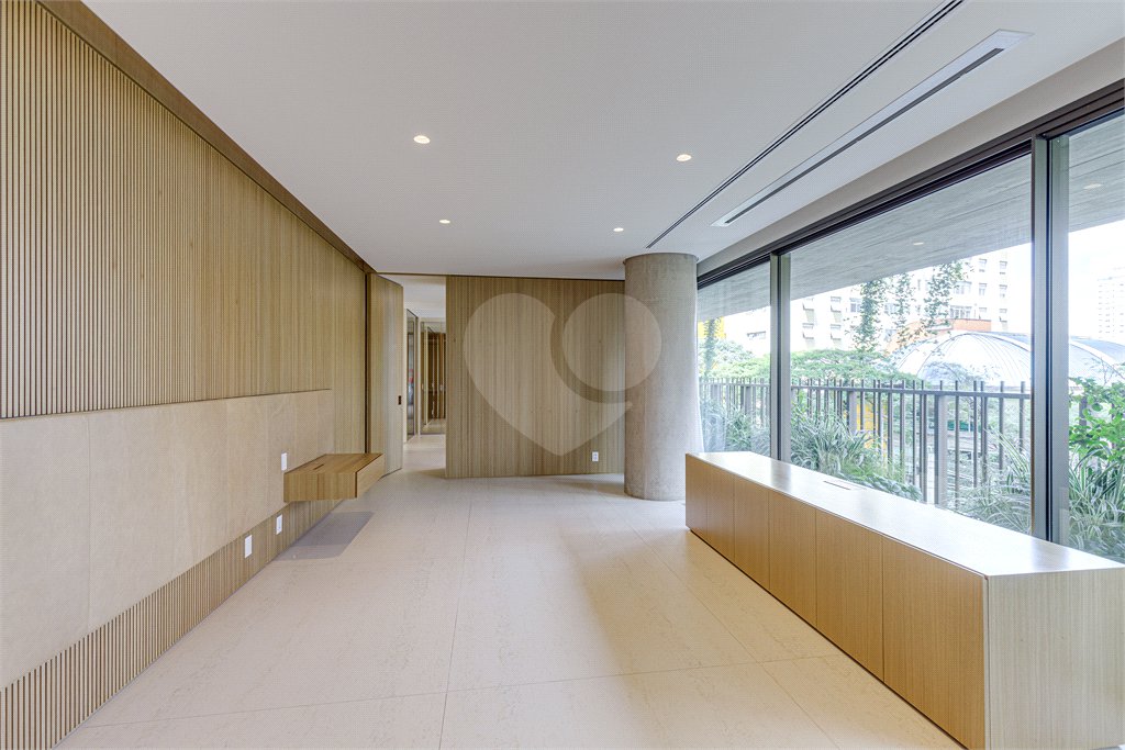 Apartamento à venda com 4 suítes em Moema, São Paulo, SP