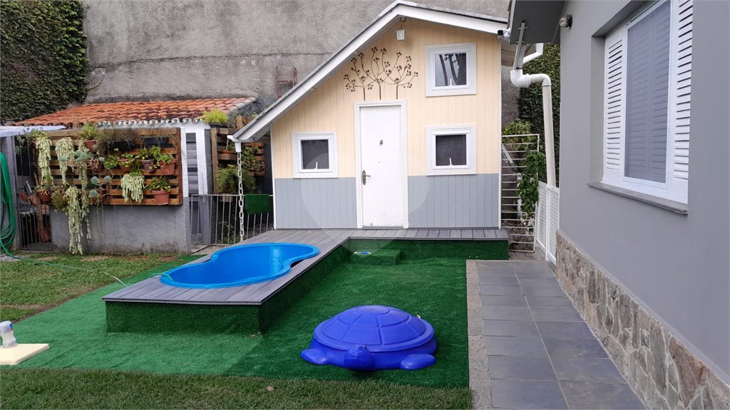 Casa à venda com 3 quartos, sendo 1 suíte, no condomínio Parque Arco Íris, Atibaia - SP