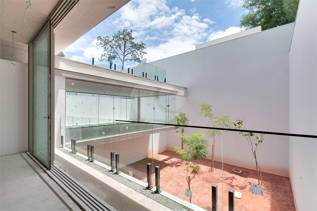 Casa à venda com 3 suítes no condomínio Residencial Heron 140, São Paulo - SP