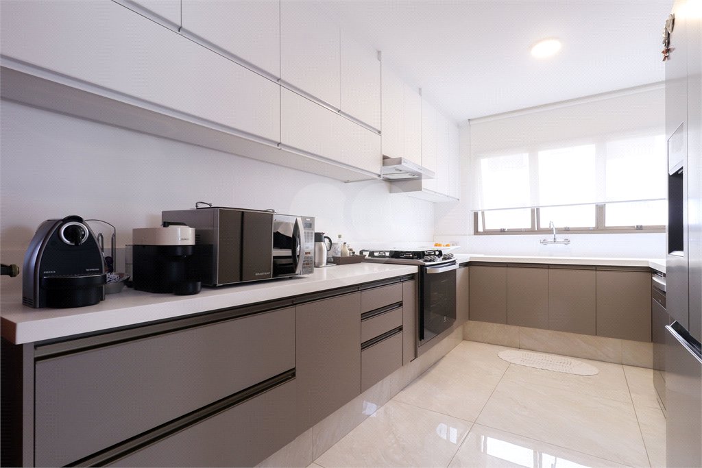 Apartamento à venda com 4 quartos, sendo 3 suítes, em Campo Belo, São Paulo, SP