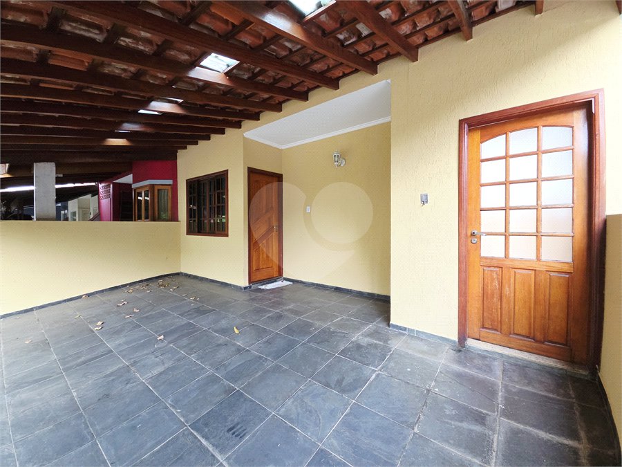 Casa à venda com 3 quartos, sendo 1 suíte, no condomínio Parque das Árvores, Sorocaba - SP