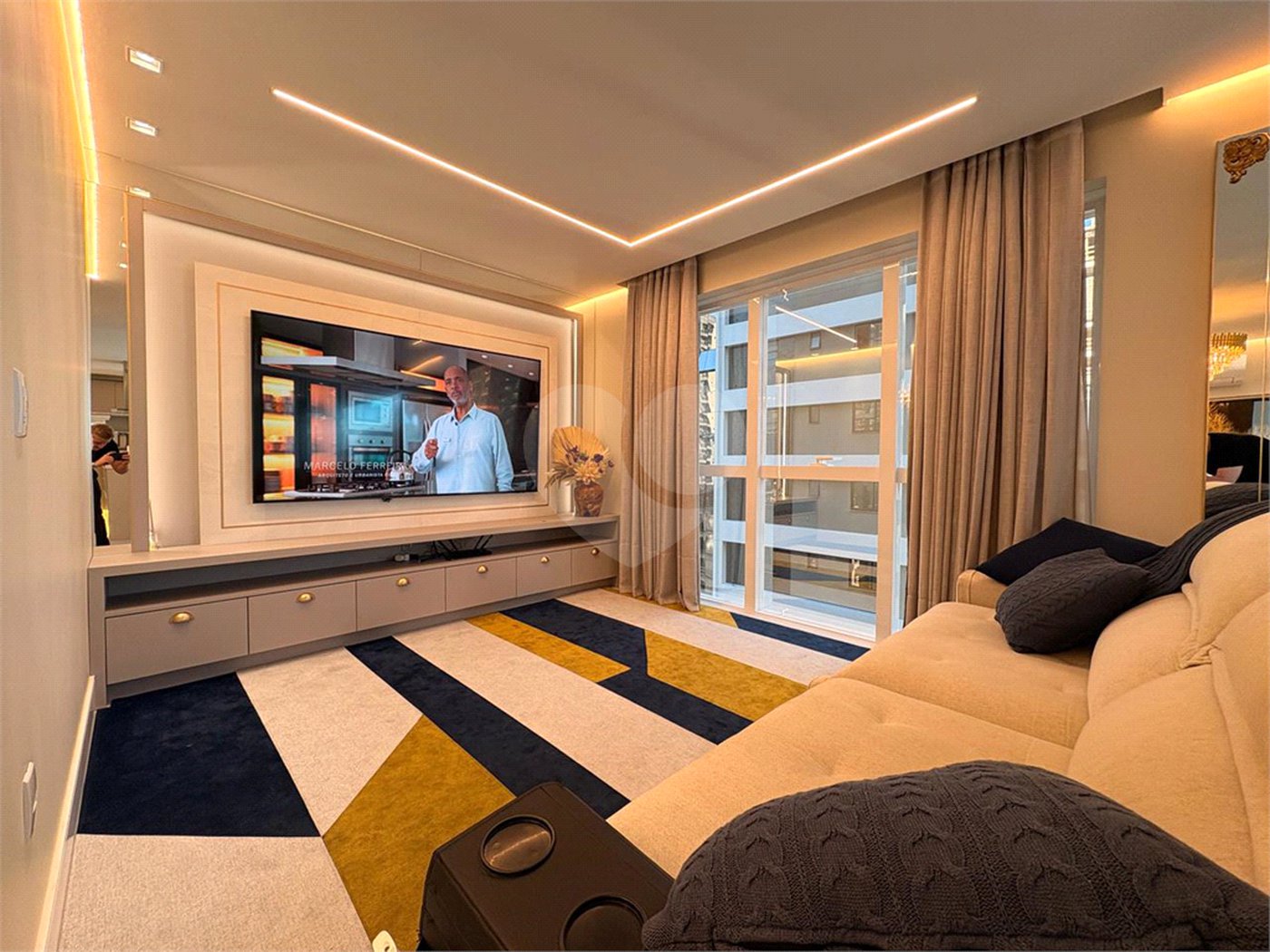 Apartamento à venda com 3 suítes em Balneário Perequê, Porto Belo, SC