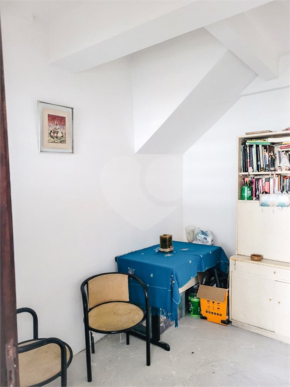 Sobrado à venda com 4 quartos, sendo 2 suítes,  em Vila Madalena, São Paulo, SP