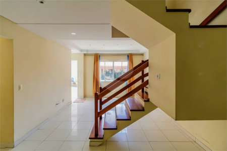 Casa à venda com 3 quartos, sendo 1 suíte,  no condomínio Villa Bella, São Paulo - SP