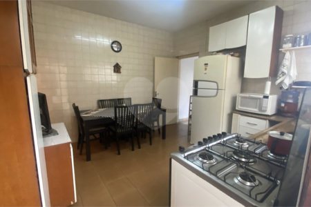 Casa Térrea à venda com 3 quartos, sendo 2 suítes, em Campo Belo, São Paulo, SP