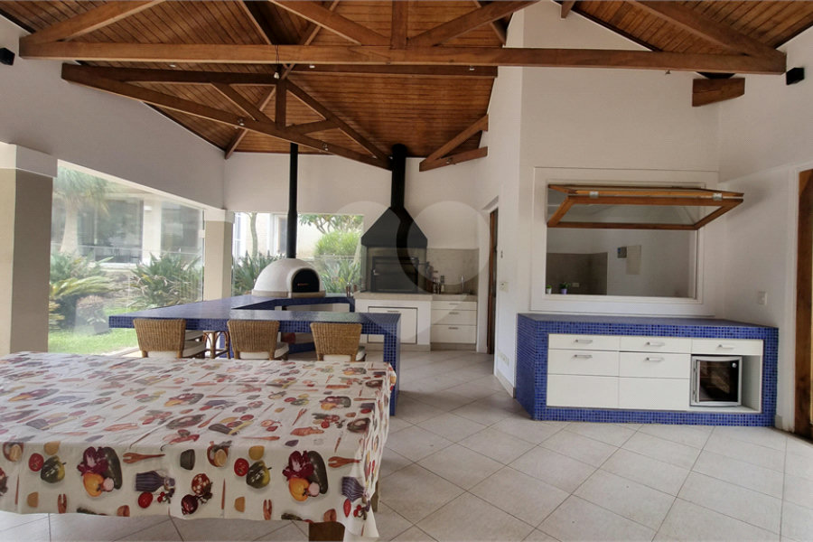 Casa à venda ou para alugar com 5 suítes em Serra da Cantareira, Mairiporã, SP