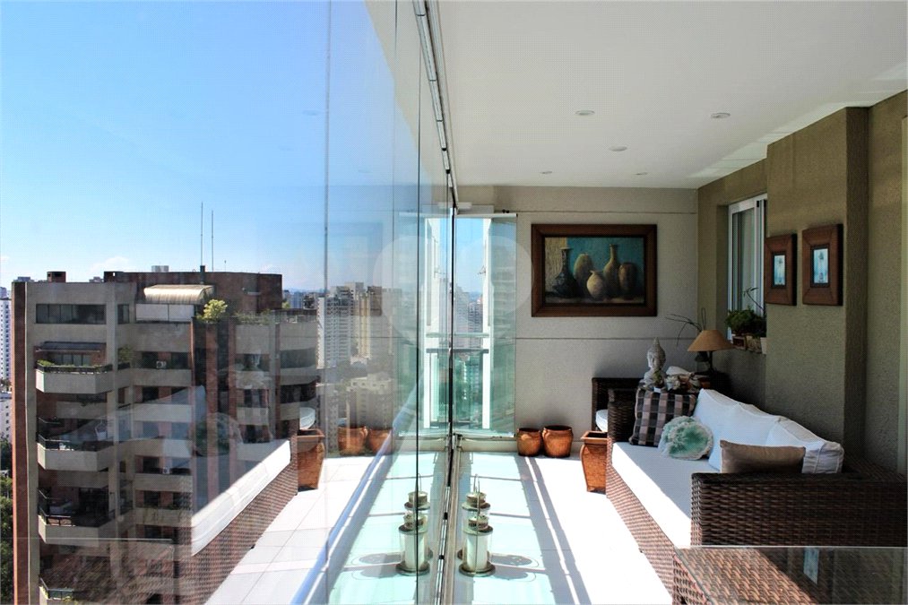 Apartamento à venda com 3 suítes em Vila Andrade, São Paulo, SP