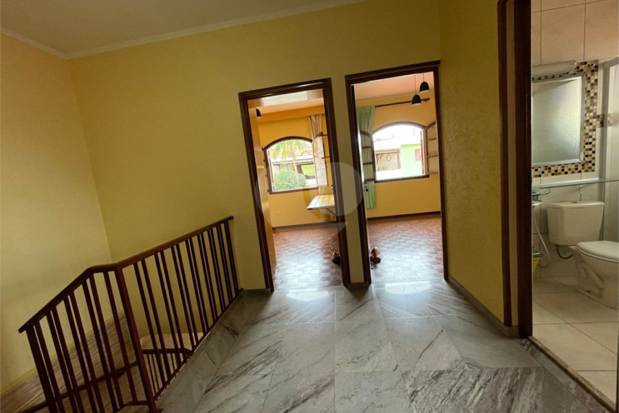 Sobrado à venda com 4 quartos, sendo 2 suítes, em Tremembé, São Paulo, SP