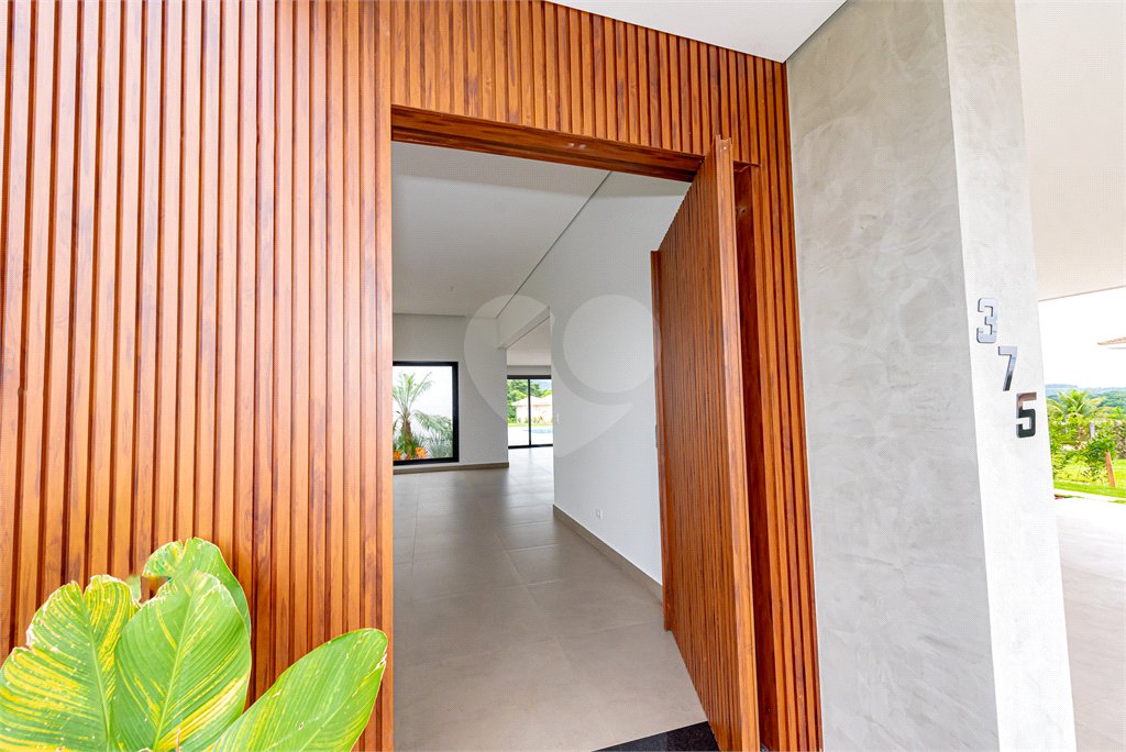 Casa à venda com 3 suítes no condomínio Village Saint Charbel, Araçoiaba da Serra - SP