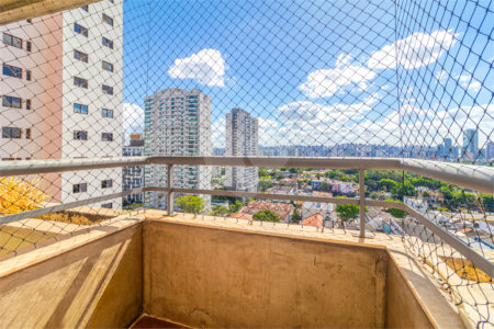 Apartamento à venda com 3 quartos, sendo 1 suíte,  em Alto da Boa Vista, São Paulo, SP