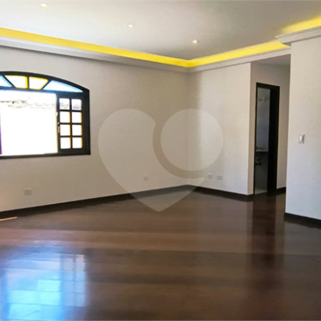 Sobrado à venda com 3 quartos, sendo 2 suítes, em Jardim Ivana, São Paulo, SP