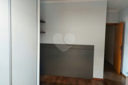 Sobrado à venda com 3 suítes em Vila Paulicéia, São Paulo, SP