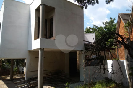 Sobrado à venda com 4 quartos, sendo 3 suítes,  em Morumbi, São Paulo, SP
