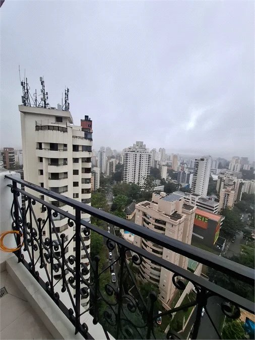 Apartamento à venda com 3 quartos, sendo 1 suíte, em Vila Andrade, São Paulo, SP