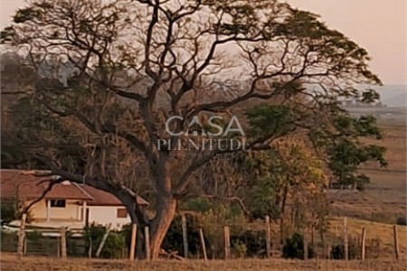 Chácara à venda com 4 quartos, sendo 1 suíte, em Zona Rural, Porangaba, SP