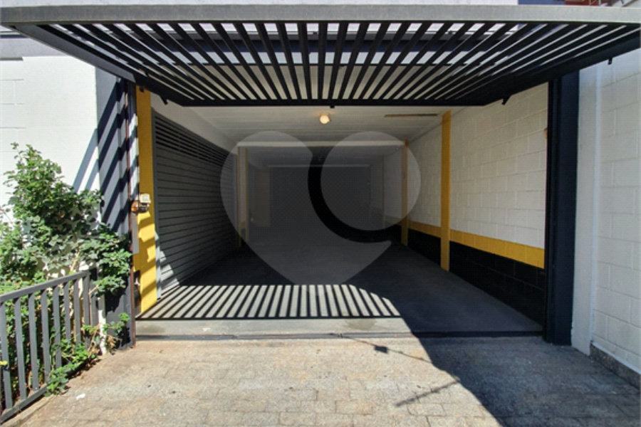 Casa à venda com 3 quartos, sendo 1 suíte, no condomínio Res Azaléias, São Paulo - SP