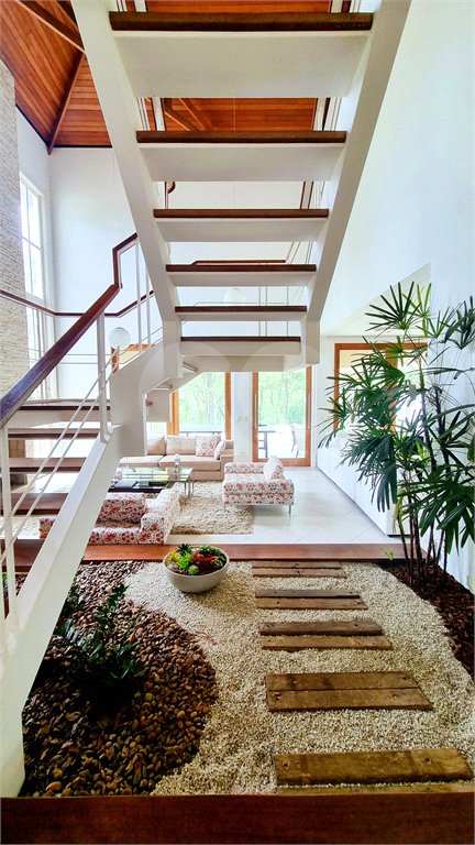 Casa à venda ou para alugar com 5 suítes em Serra da Cantareira, Mairiporã, SP