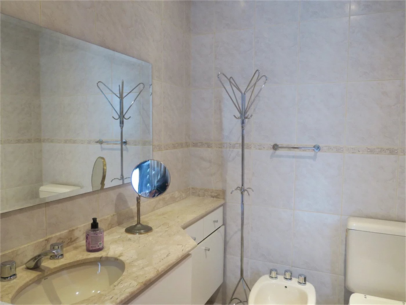 Apartamento à venda ou para alugar com 3 suítes em Vila Suzana, São Paulo, SP
