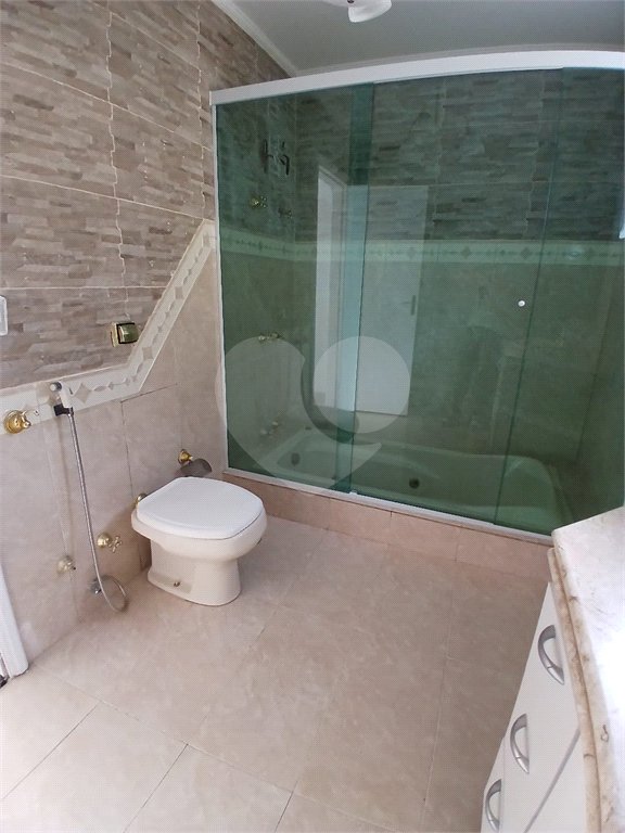 Casa à venda com 4 quartos, sendo 2 suítes, no condomínio Flamboyant, Atibaia - SP