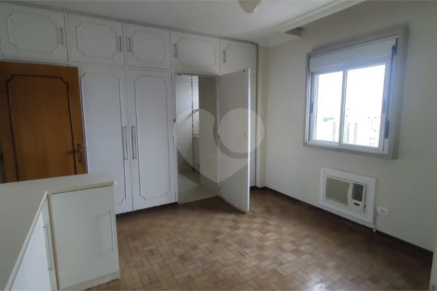 Apartamento Edifício Romano