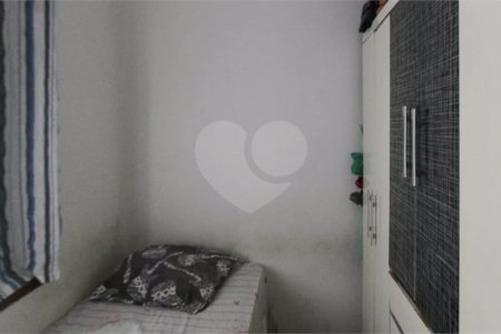 Sobrado à venda com 6 quartos, sendo 1 suíte, em Vila Olinda, São Paulo, SP