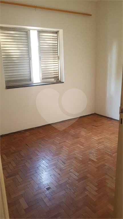 Casa térrea para venda em Araraquara/SP.