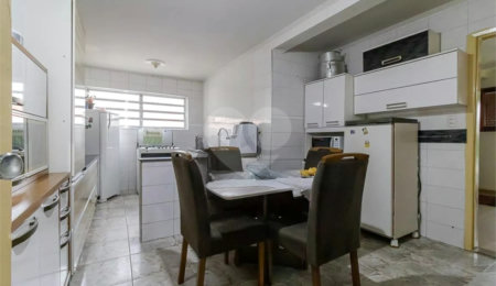 Casa à venda com 3 quartos, sendo 1 suíte,  em Vila Brasilina, São Paulo, SP