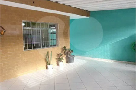 Sobrado espaçoso em São Miguel Paulista com 5 dormitórios e 5 vagas.