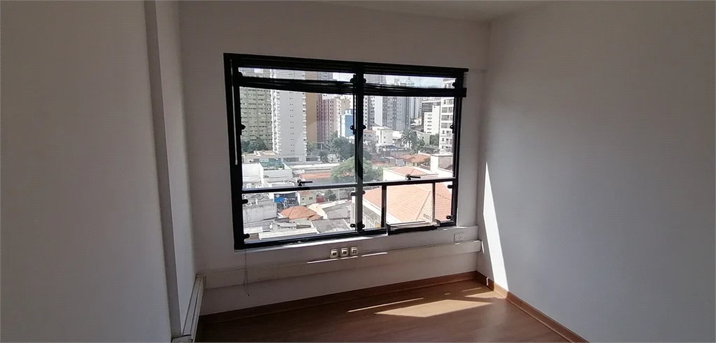 SALA COMERCIAL 55m2 Á VENDA NA VILA MARIANA (LADO DIREITO)