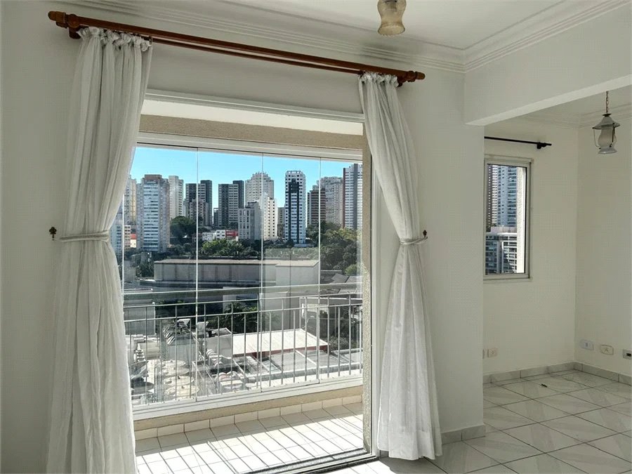 Apartamento à venda com 2 quartos, sendo 1 suíte,  em Vila Andrade, São Paulo, SP