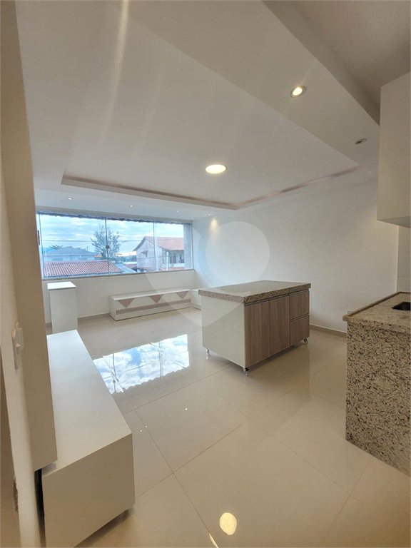 Apartamento para alugar com 2 quartos em Miguel Couto, Cabo Frio, RJ