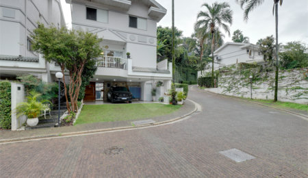 Casa à venda com 4 suítes no condomínio Ville de Marseille, São Paulo - SP