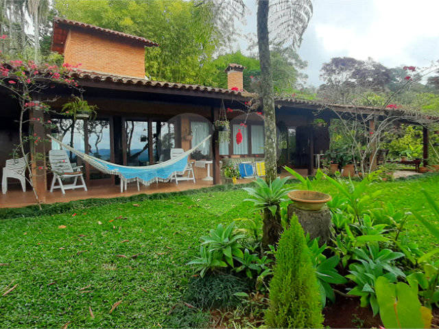 Casa Térrea à venda com 4 quartos, sendo 2 suítes,  em Serra da Cantareira, Mairiporã, SP