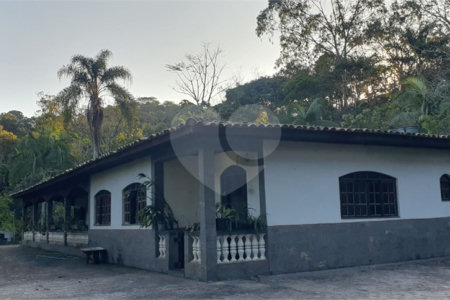 Chácara à venda com 3 quartos, sendo 1 suíte, em Chácaras Copaco, Arujá, SP