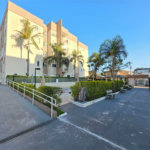 Magnífico Apartamento – Vista Amaralina | 02 DORMS | VARANDA C/ VISTA LIVRE | PISO LAMINADO | PISCINAS | 1 VAGA LIVRE | ISENTO IPTU !!!!