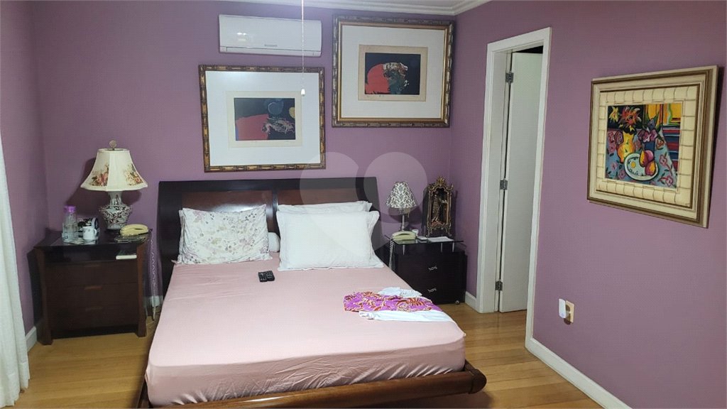 Casa à venda com 4 quartos, sendo 2 suítes, no condomínio Crystal Lake, Rio de Janeiro - RJ