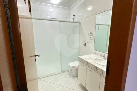 Casa à venda com 4 quartos, sendo 3 suítes, em Vila Galvão, Guarulhos, SP
