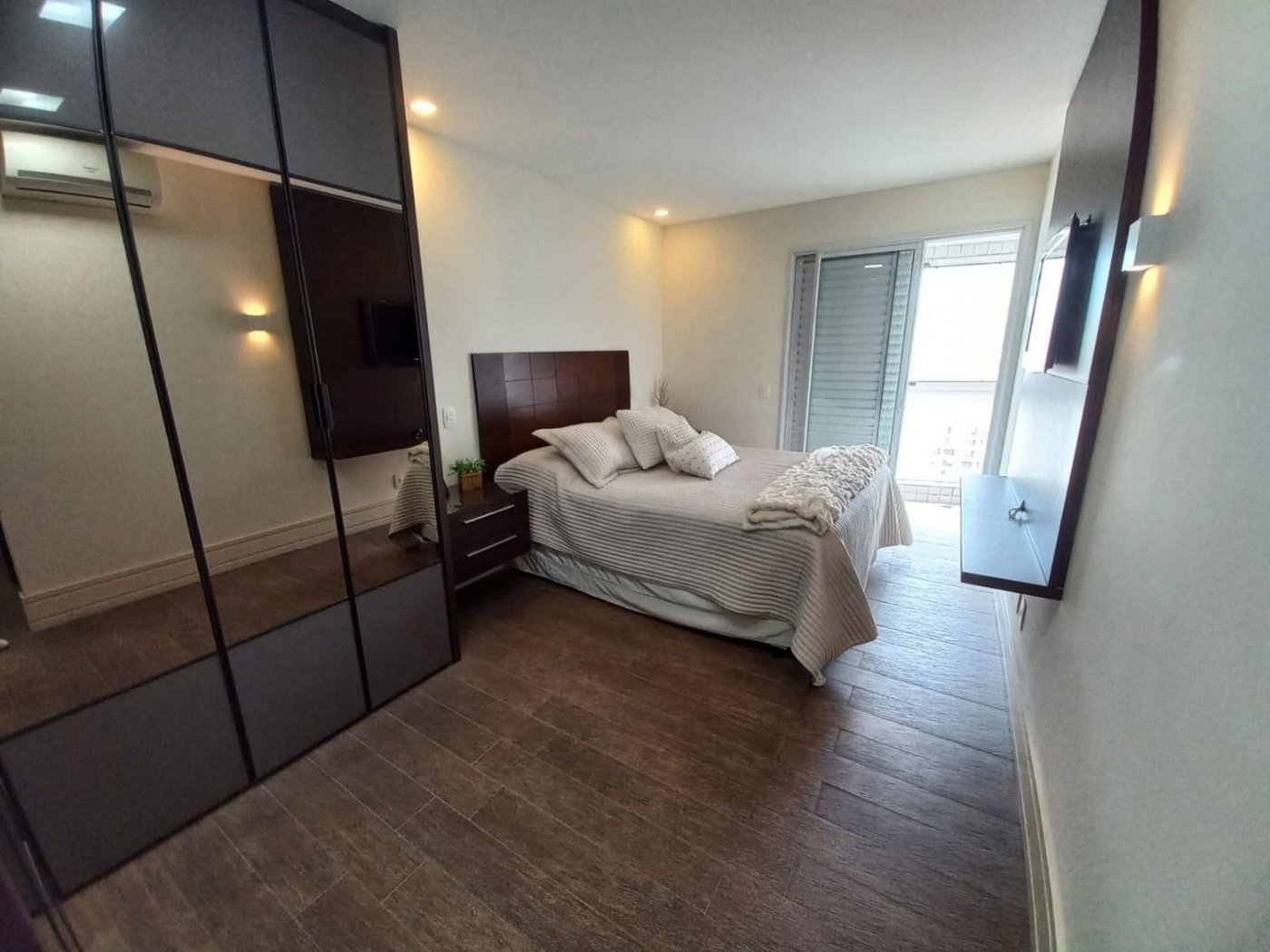 Apartamento com 2 dormitórios à venda, 99 m² por R$ 1.650.000,00 - Gonzaga - Santos/SP