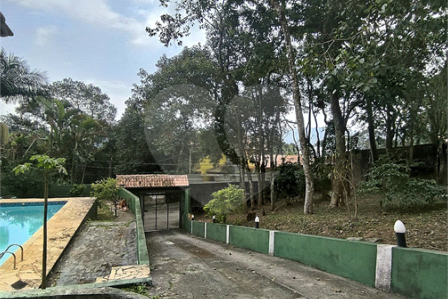 Sobrado à venda ou para alugar com 4 suítes em Serra da Cantareira, Mairiporã, SP