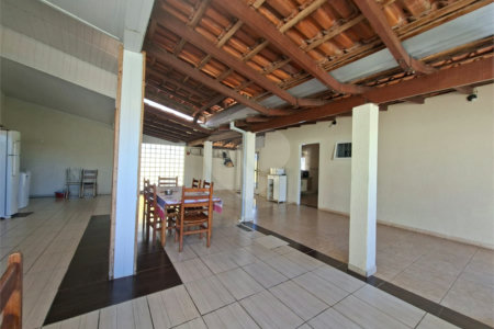 Casa à venda com 3 quartos, sendo 1 suíte,  em Tatetú, Alambari, SP
