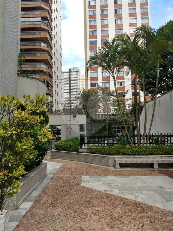 Apartamento à venda com 4 quartos, sendo 3 suítes, em Aclimação, São Paulo, SP