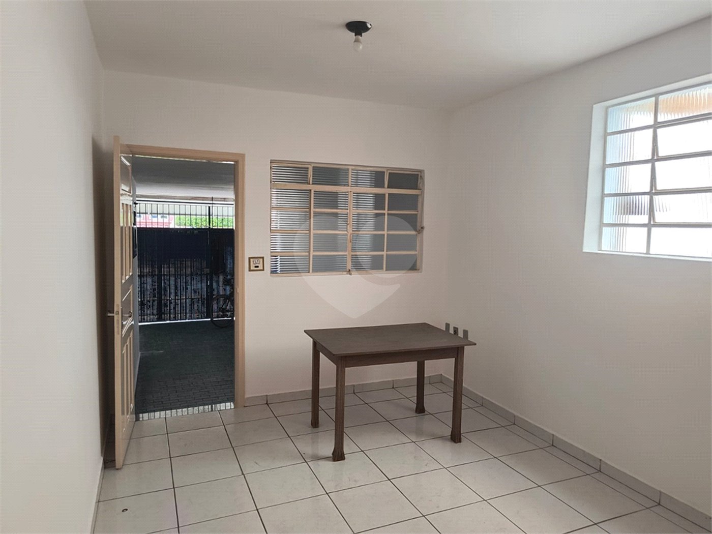 Casa à venda com 2 quartos, sendo 1 suíte,  no Centro, Indaiatuba, SP