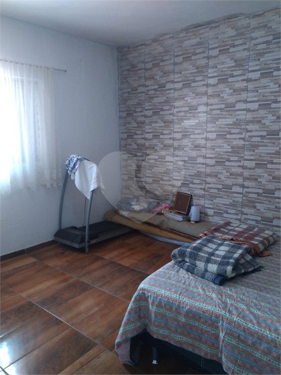 Casa à venda com 4 quartos, sendo 1 suíte, em Vila Pirajussara, São Paulo, SP